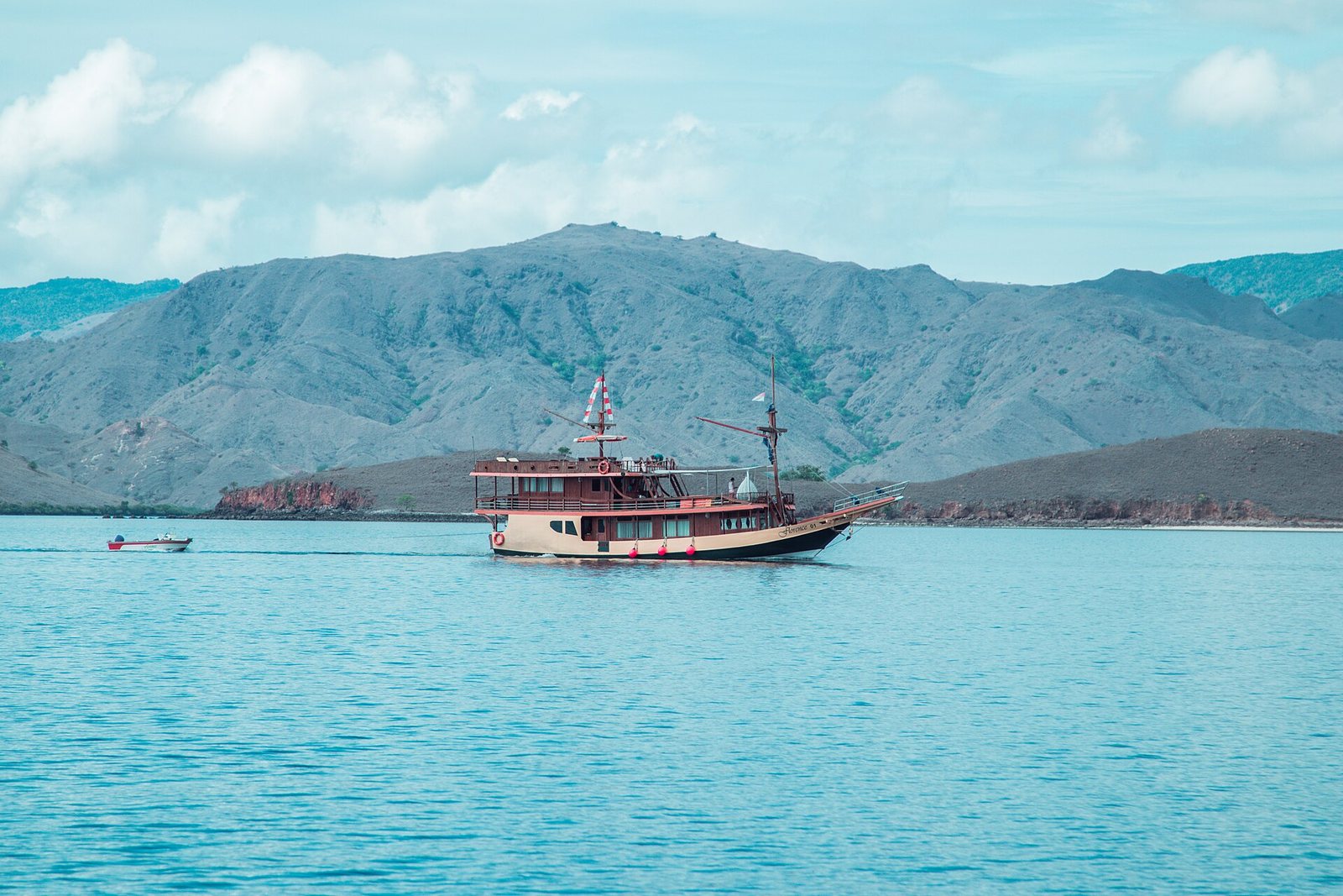Packing for a Flores Liveaboard