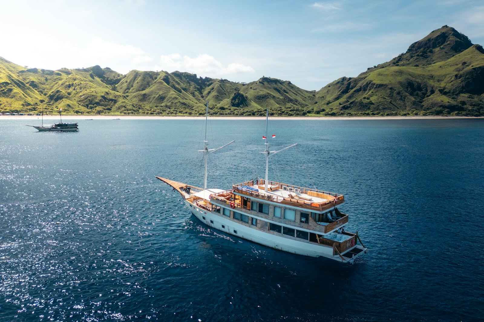 The Best Luxury Liveaboards for Exploring Riung’s 17 Islands