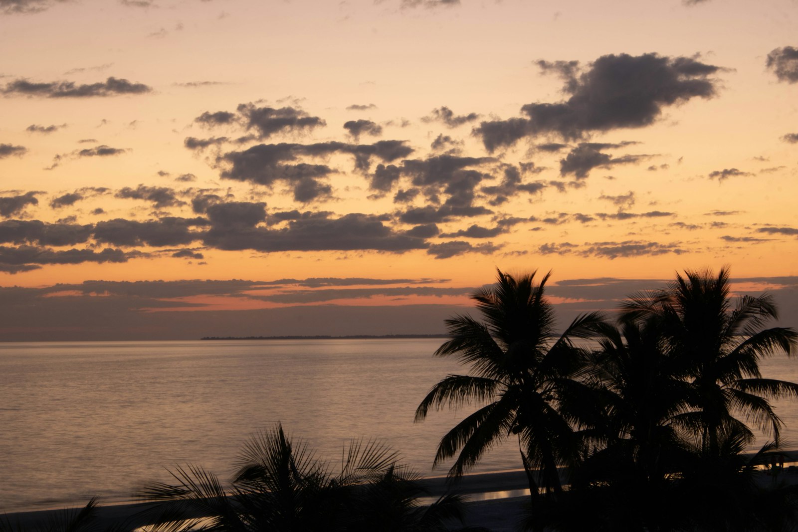 Riung 17 Islands Month by Month: Weather and Sea, January to December
